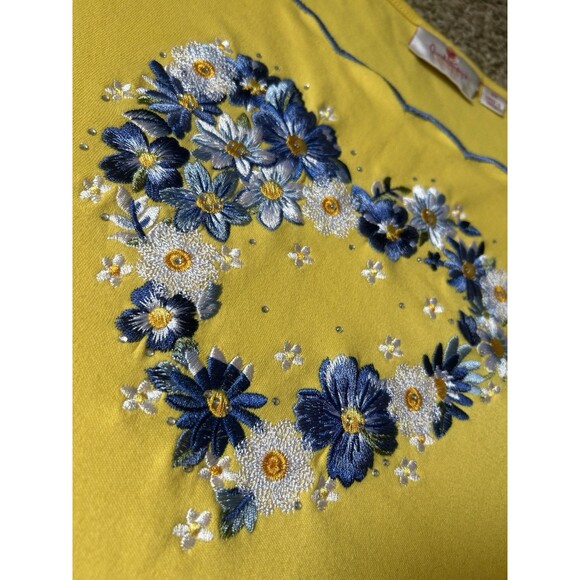 Quacker Factory Yellow Blue Floral Heart Embroidered Top size 2X Stones 3/4 - Picture 10 of 10